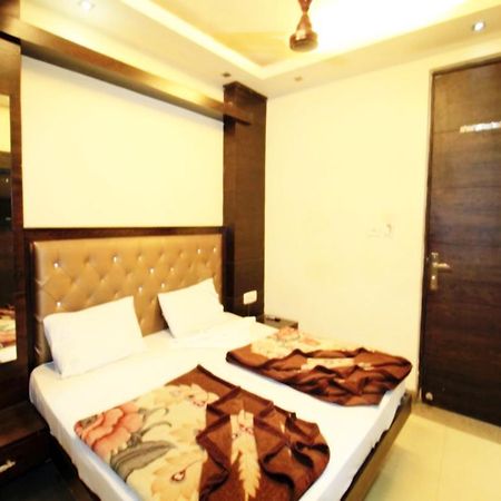Adb Rooms Hotel Chander Palace Нью-Дели Экстерьер фото