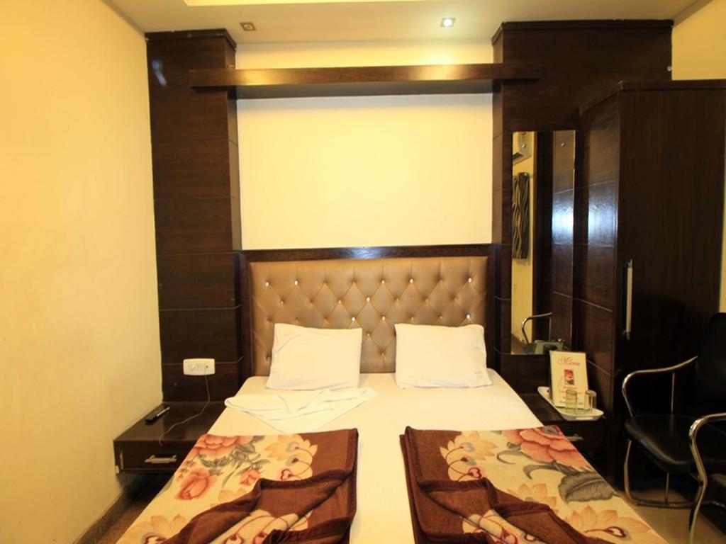 Adb Rooms Hotel Chander Palace Нью-Дели Экстерьер фото