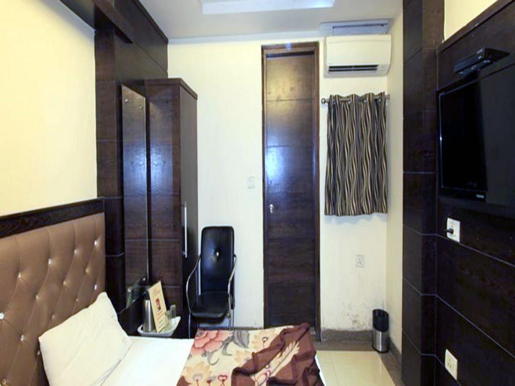 Adb Rooms Hotel Chander Palace Нью-Дели Экстерьер фото